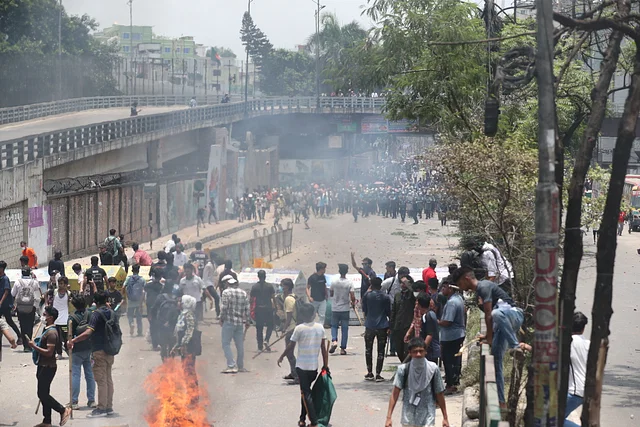 রাজধানীতে কোটা সংস্কার আন্দোলনকে ঘিরে সংঘর্ষে আজ আরও ৩ জন নিহত হয়েছেন